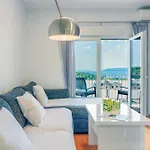Nest Apartment *